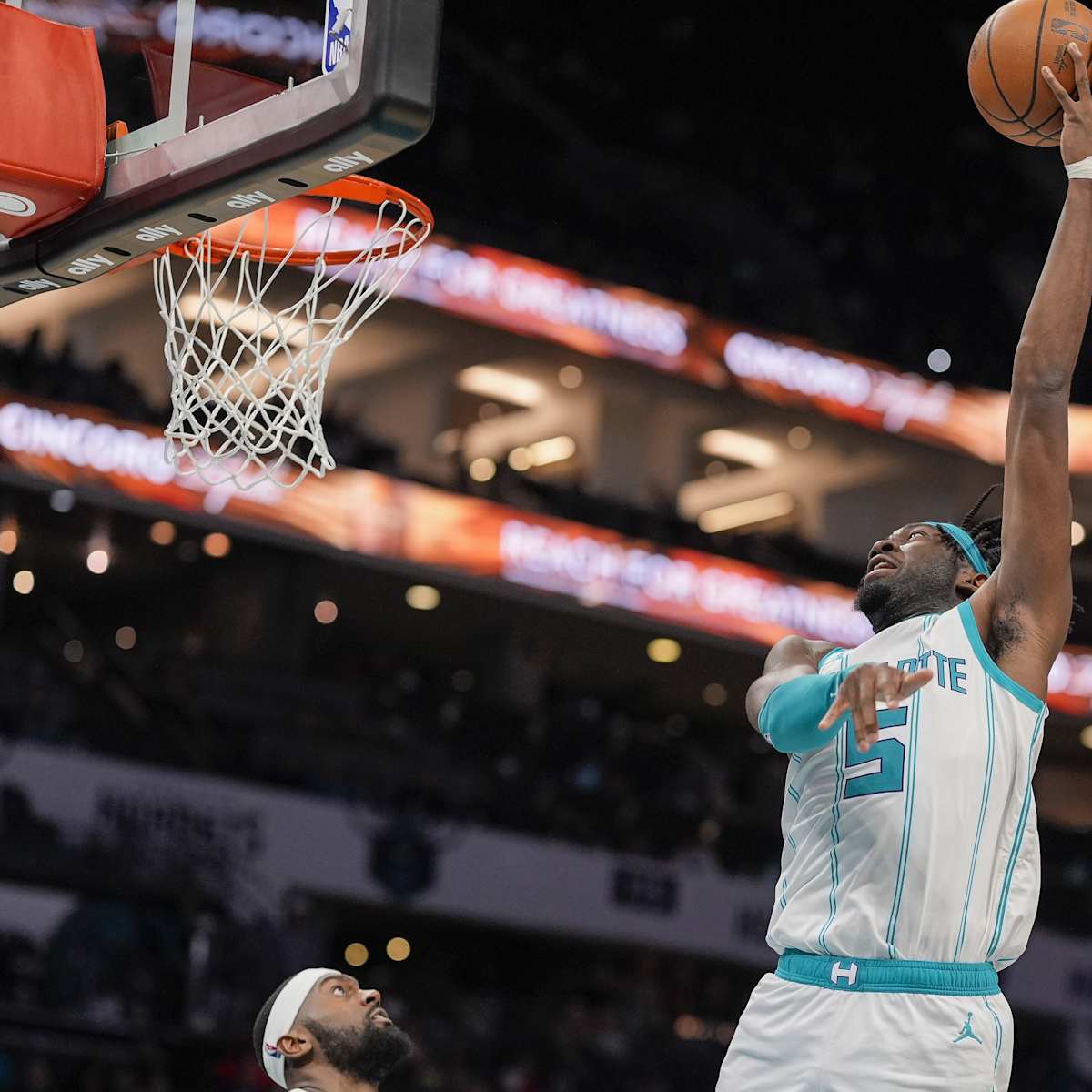 Lakers Trade with Hornets for Center Mark Williams Rescinded